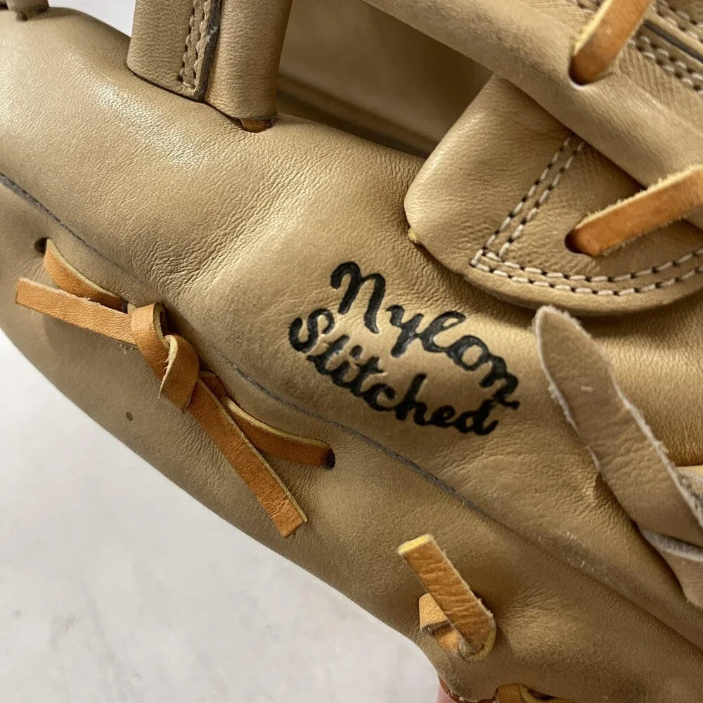 Vintage Wilson Softball Glove Mens 11 Beige Leather Grip-Tite A9813 Hold Tite